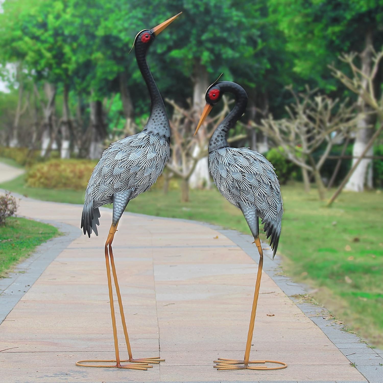 Oritty Crane Garden Statue D&eacute;cor, Metal Crane Yard Art for Outdoor Patio Lawn Backyard Pool, Garden Sculpture & Statues, Set of 2, Black and White