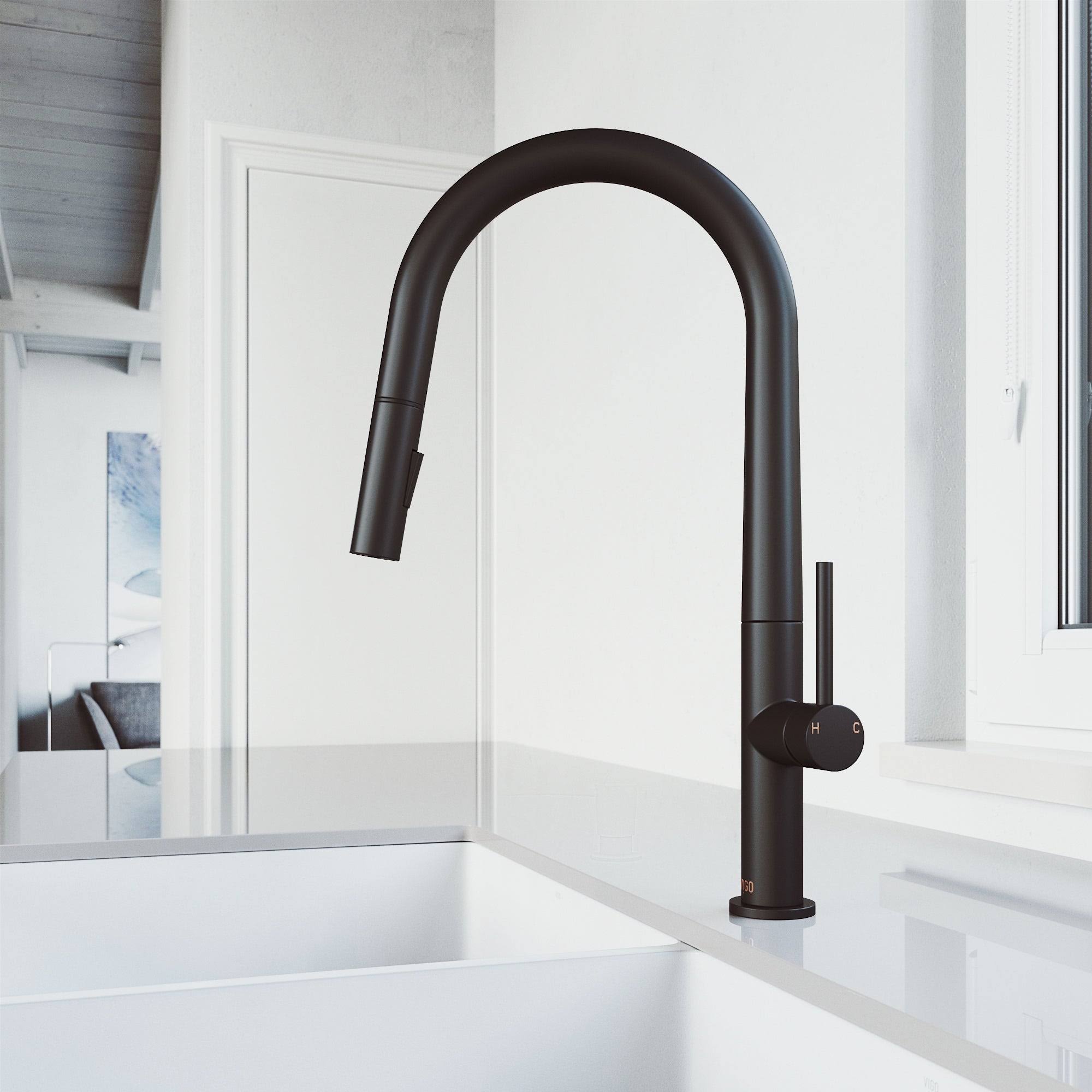 Vigo Greenwich Matte Black Pull-Down Spray Kitchen Faucet
