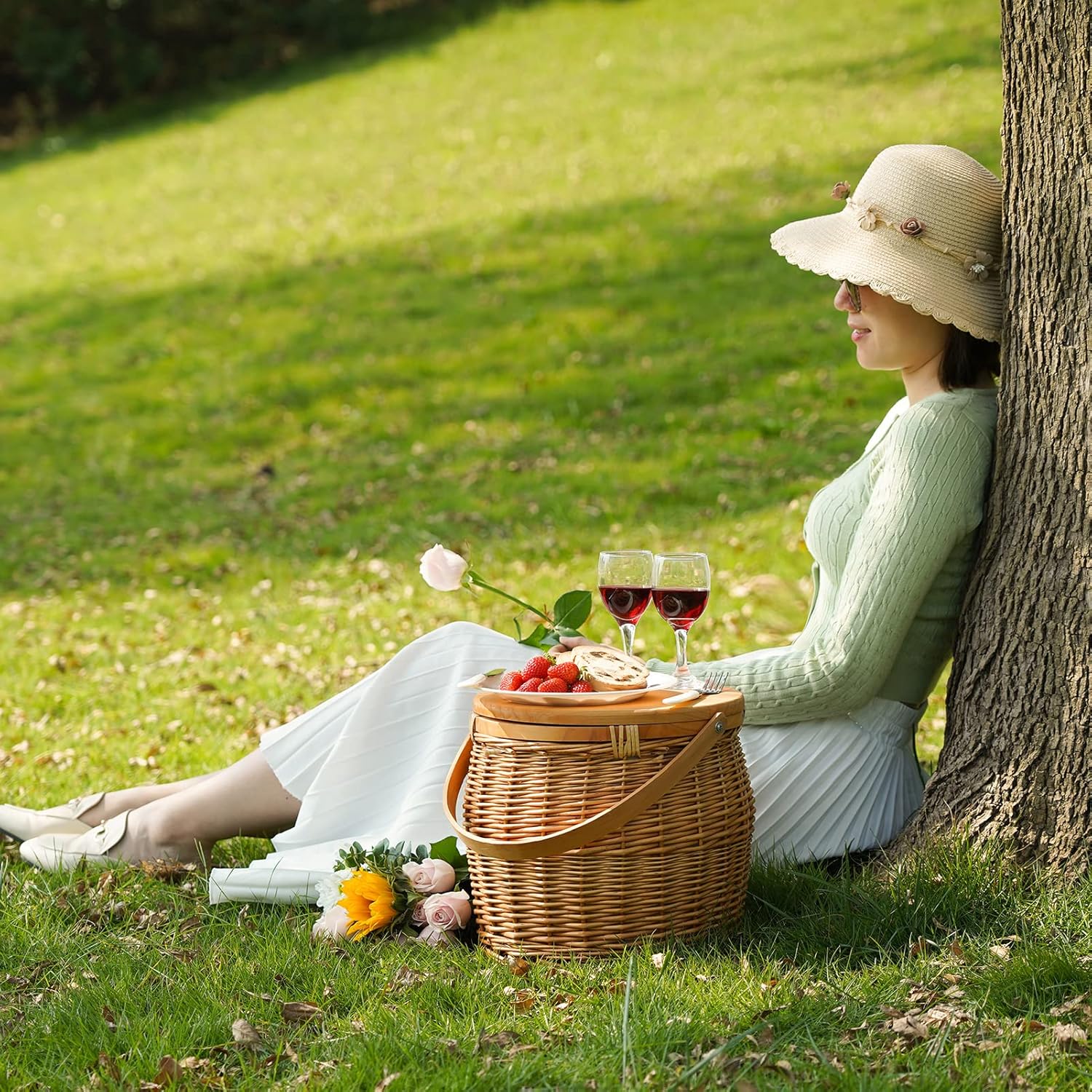 Willow Picnic Cooler Basket with Removable Lid, Round Wooden Handles Wicker Basket Insulated Interior with Zip Close, Perfect for Picnic, Camping Pack of 2