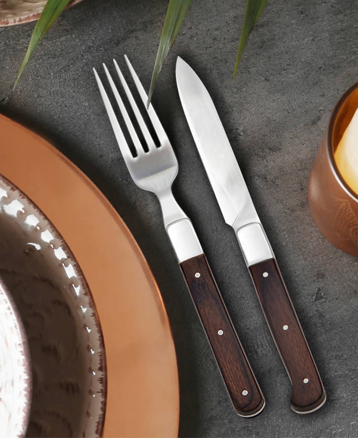 Hampton Forge Argent St. Michel Five-Piece Place Setting - Dark Pakka