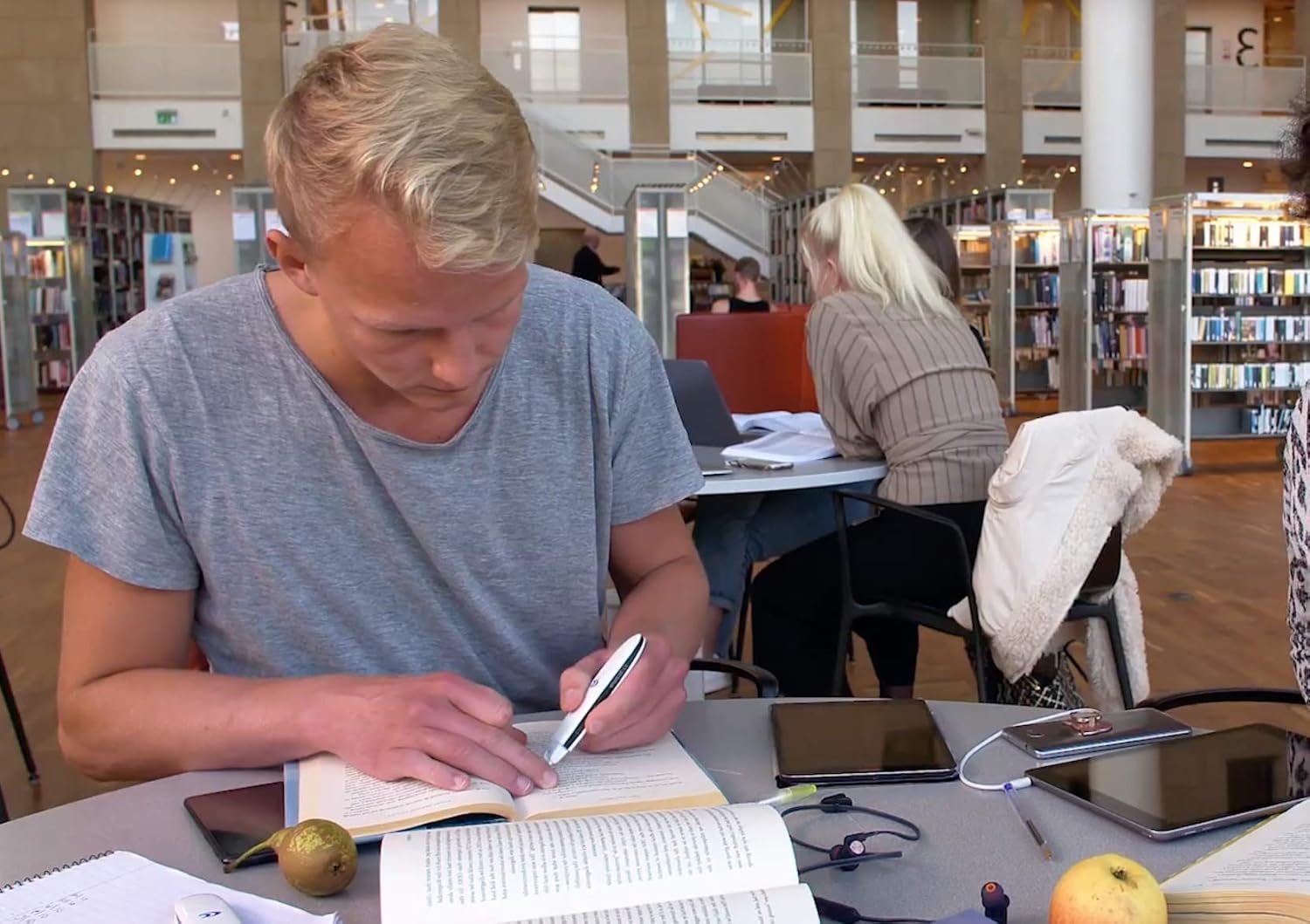 Connect Pen | C-Pen | Instant Translator | Compact and Portable | Text to Speech Scanner