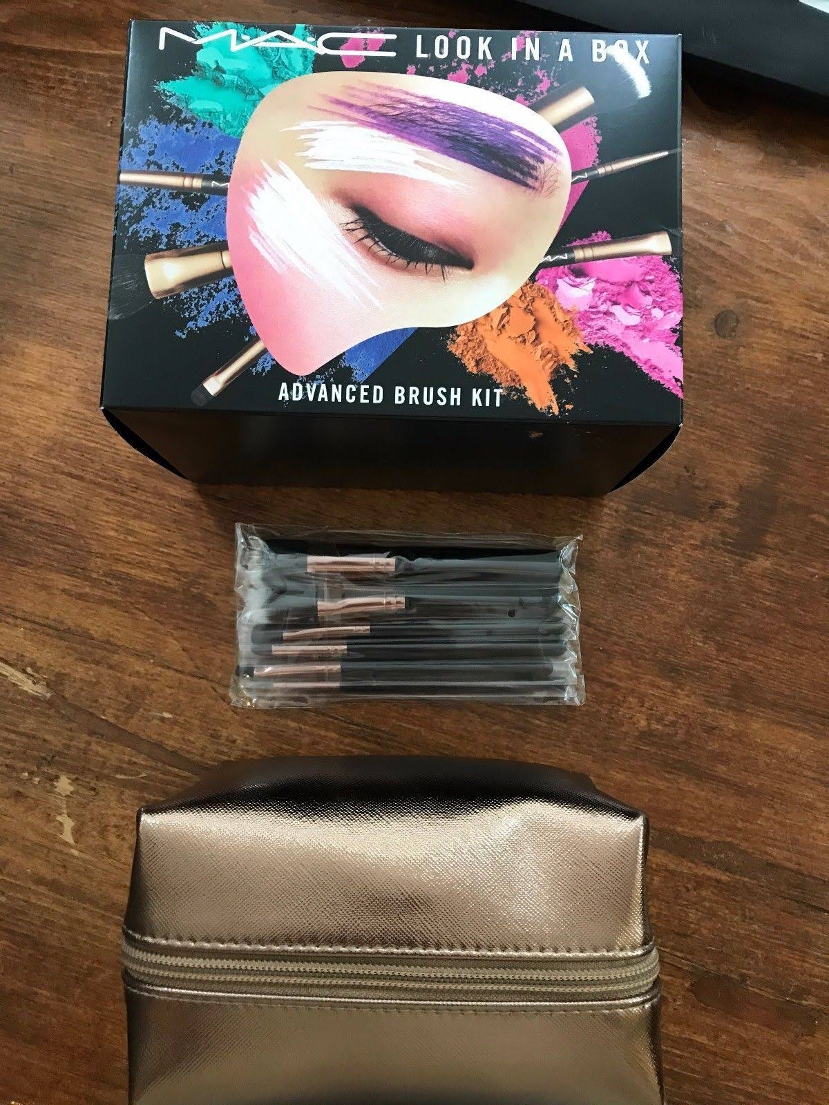 Mac Look in A Box Advanced Travel Brush Kit