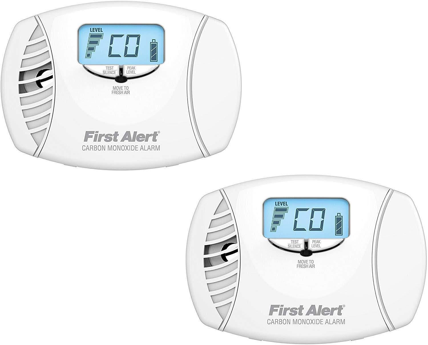 First Alert Co615 Dual-Power Carbon Monoxide Plug-In Alarm with Battery Backup and Digital Display (2 Pack)