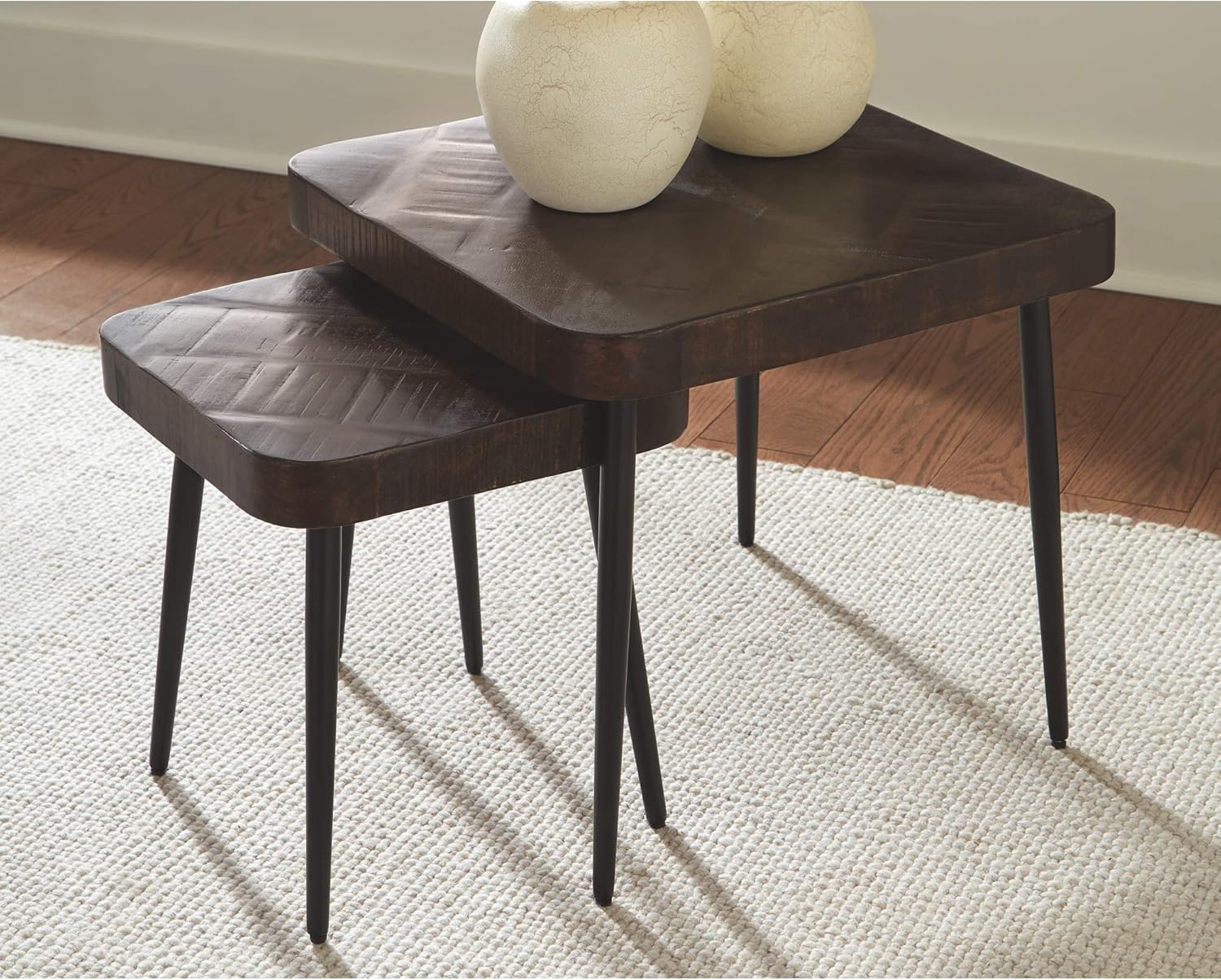 Signature Design by Ashley Ravenwood Modern Set of 2 Nesting Accent Tables, 18