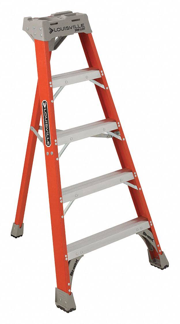 Louisville FT1505 5 ft. Fiberglass 300 lb. Capacity Tripod Stepladder iA