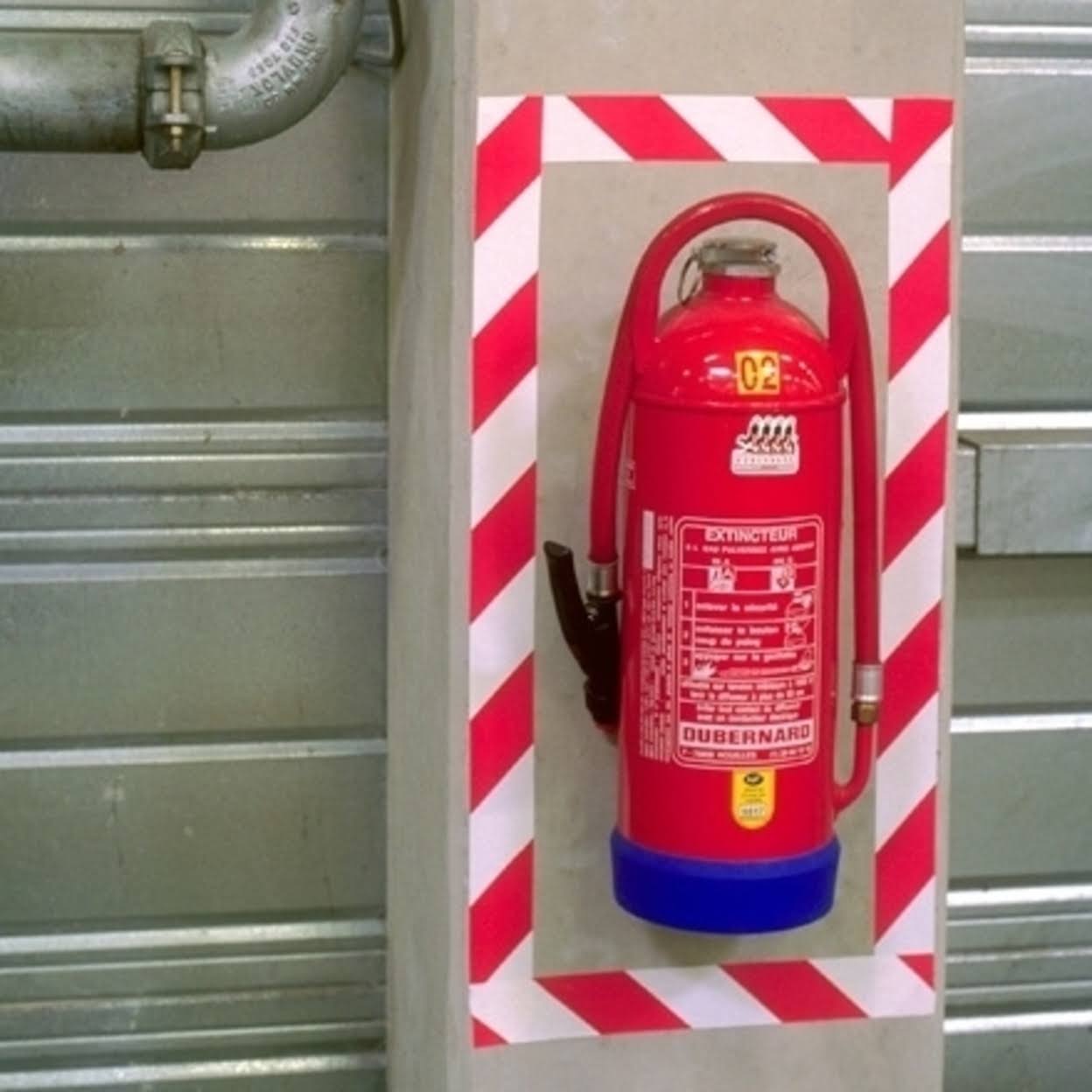 Tape Logic 4x22 x 36 yds. Striped Vinyl Safety Tape, Red/White, 3/Pack