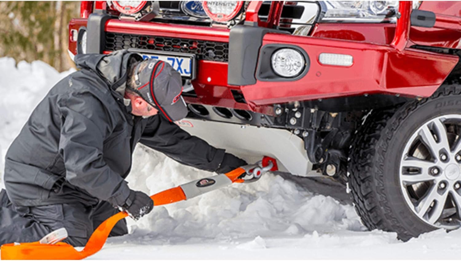 ARB RK12A Weekender Recover Kit with Two 4.75T Bow Shackles, Recovery Gloves Bundle with a Lumintrail Keychain Flashlight