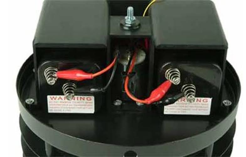 Moultrie Feeders Pro Magnum 6 Volt Deer Feeder Kit w/ Varmint Guard (3 Pack)