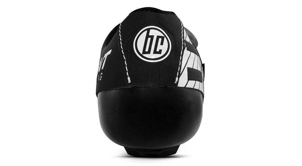 Riot+ Black/White 49 / 13 / Standard