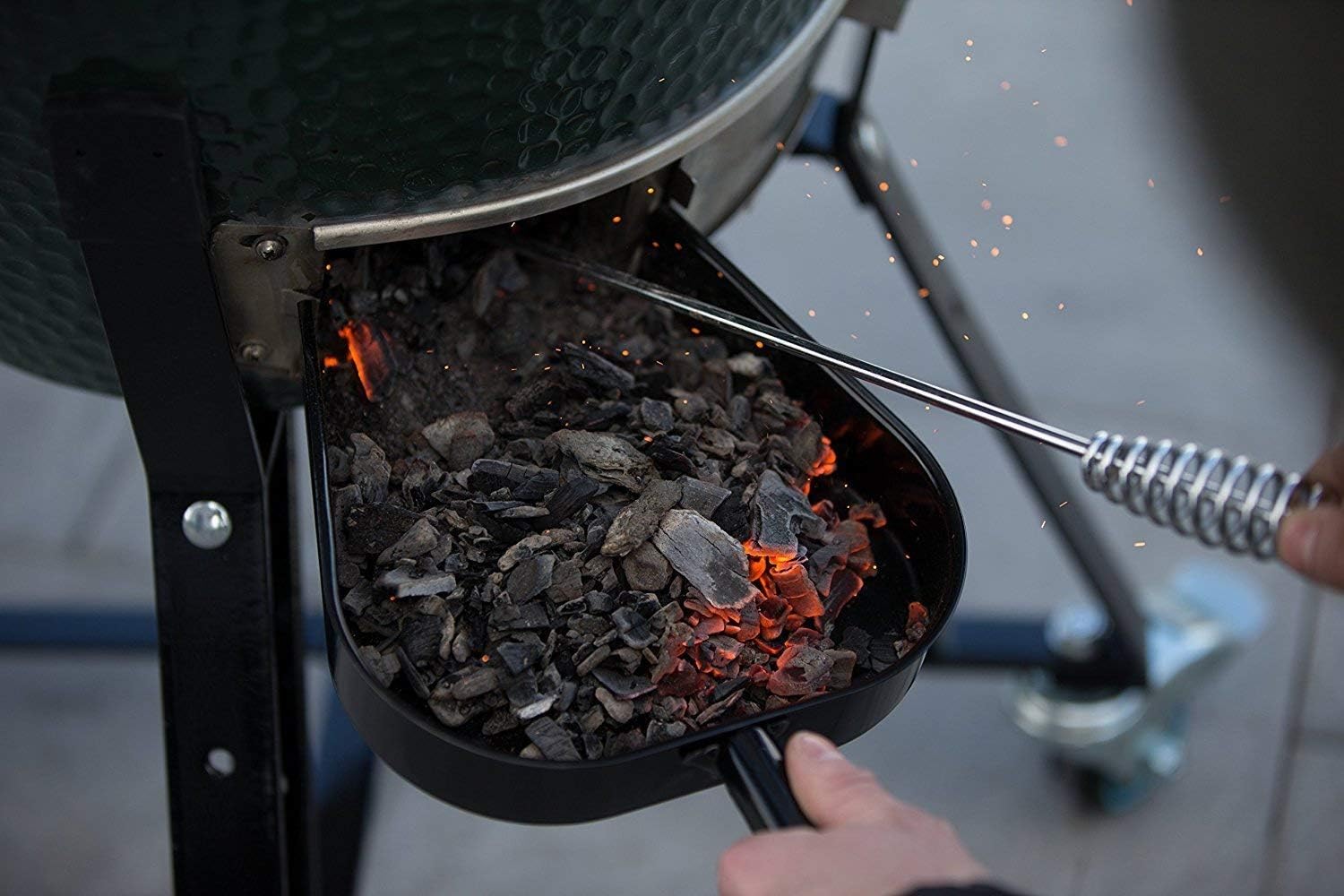 DOLAMOTY Big Green Egg Ash pan Parts Accessories, BGE Big Green Egg Ash Tool Poker and Ash Pan Set for Medium and Large Big Green Egg and Kamado Joe Classic Pack of 2