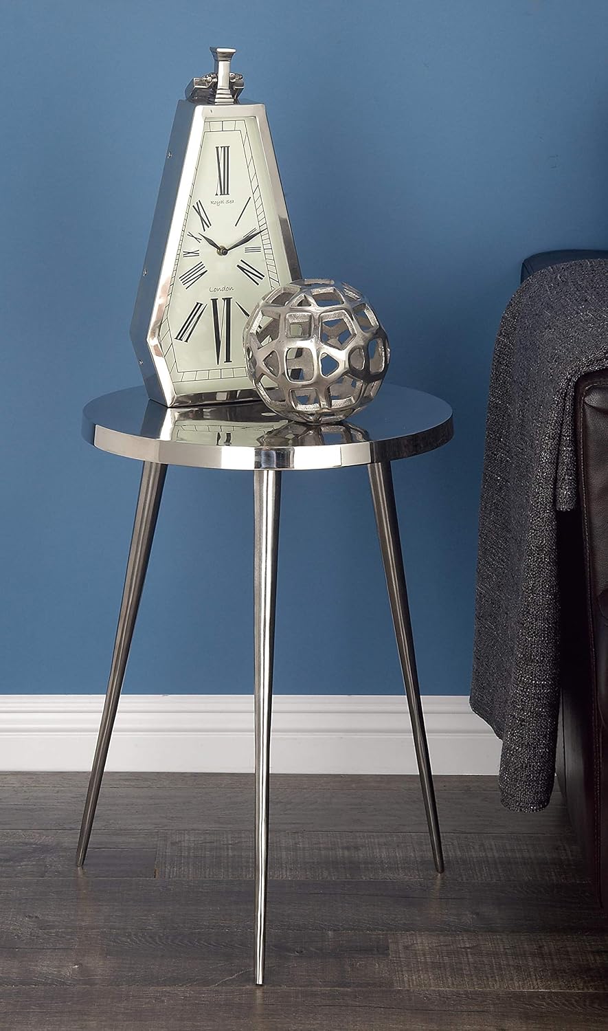 Deco 79 Contemporary Three-Legged Round Metal Accent Table, 22