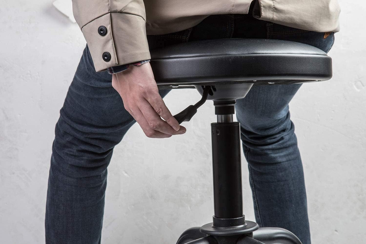 EASYUSE Heavy Duty Garage Shop Stool for Garage，Height Adjustable Rolling Swivel Shop Stool with 250lbs Capacity, Workshop Bar Stool，Black Pack of 2