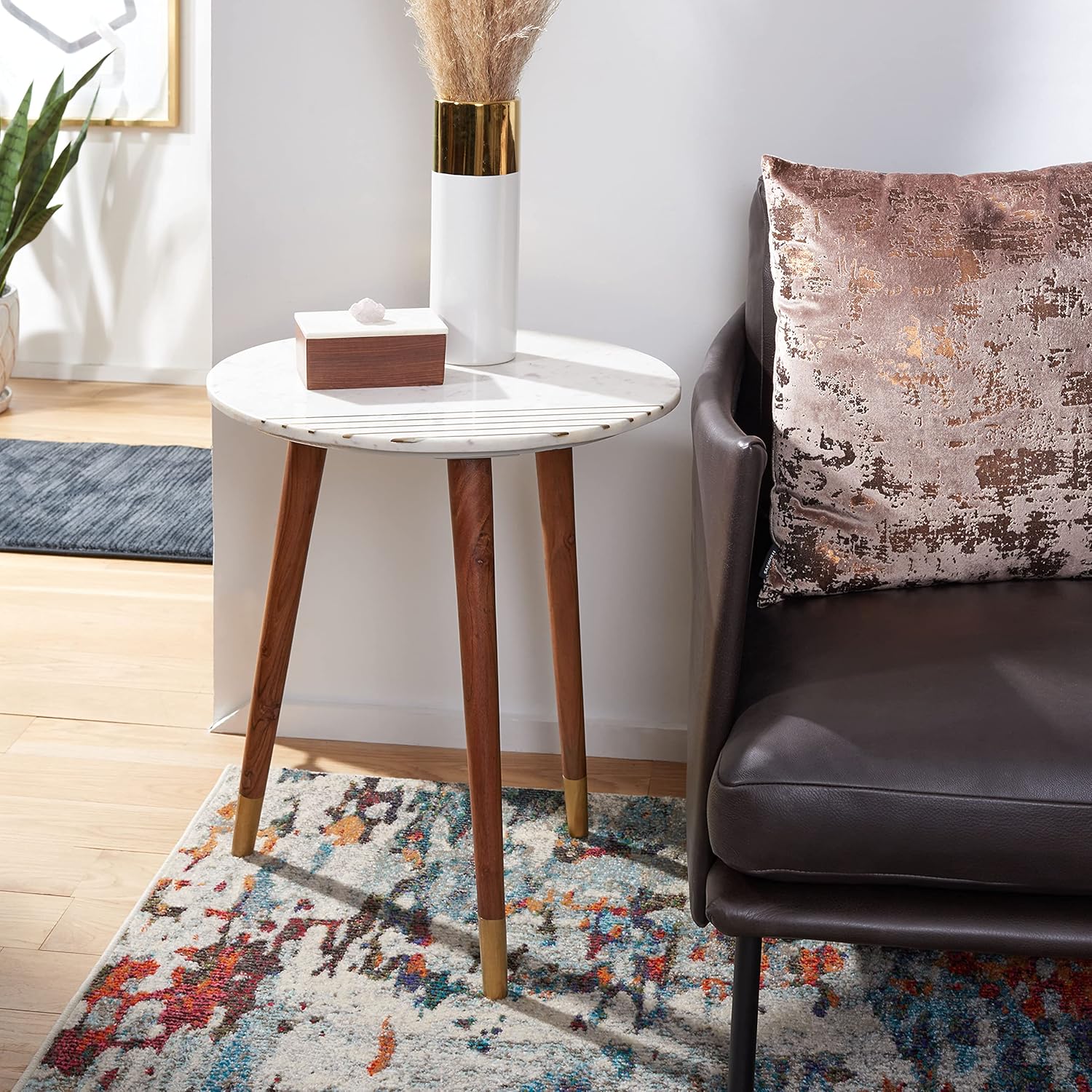 SAFAVIEH Home Collection Valerie White Marble/ Brass Round Accent Table (Fully Assembled)