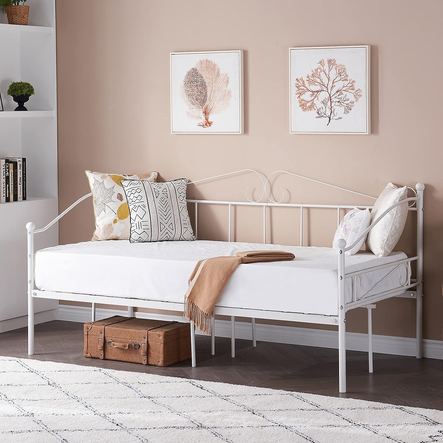 SYMY Classic Twin Daybed Frame Metal Daybed with Headboard, Stable Steel Slats Support, Easy Assembly, Mattress Platform Bed Sofa for Living Room Guest Room (Black)