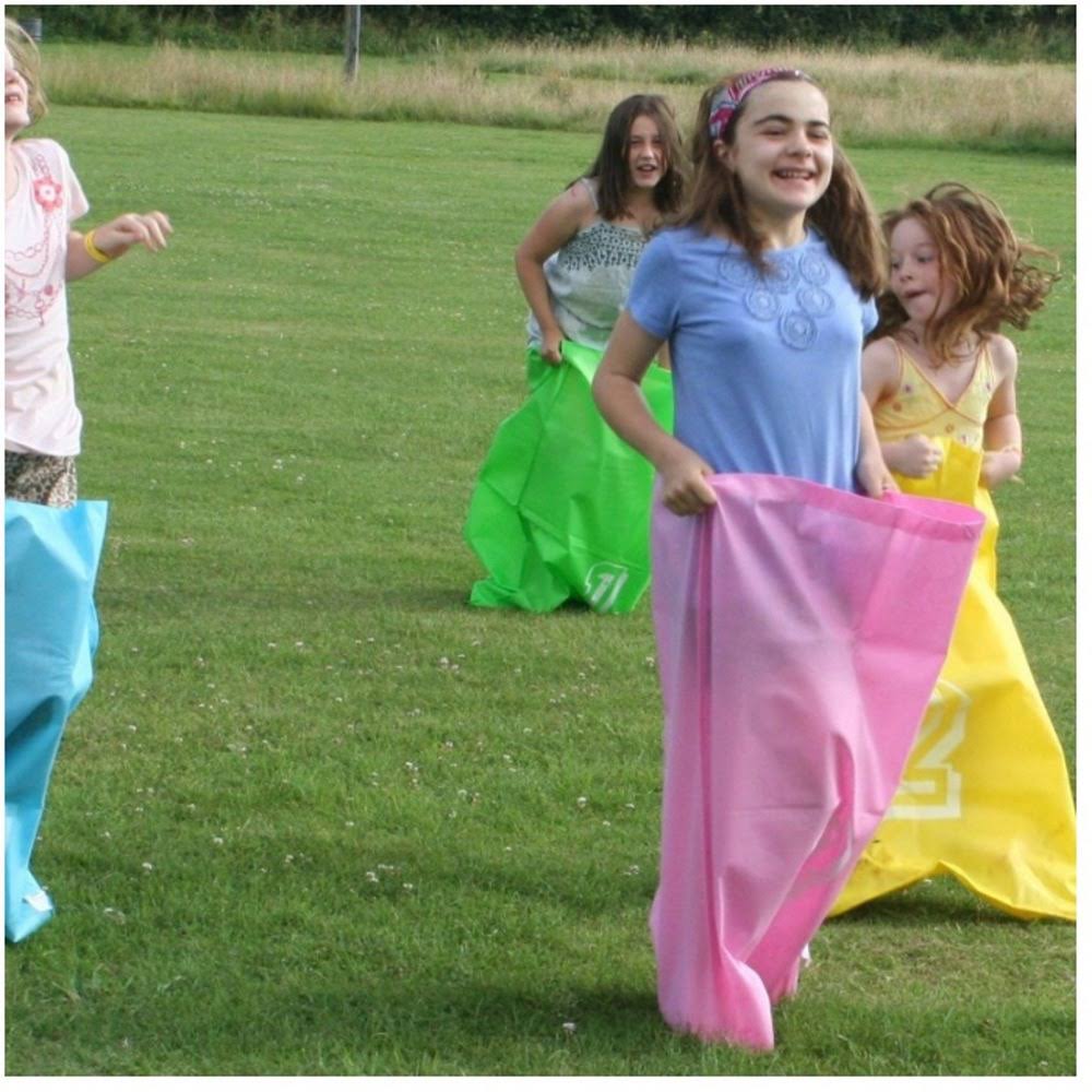 Garden Games: Jumping Joey Sacks