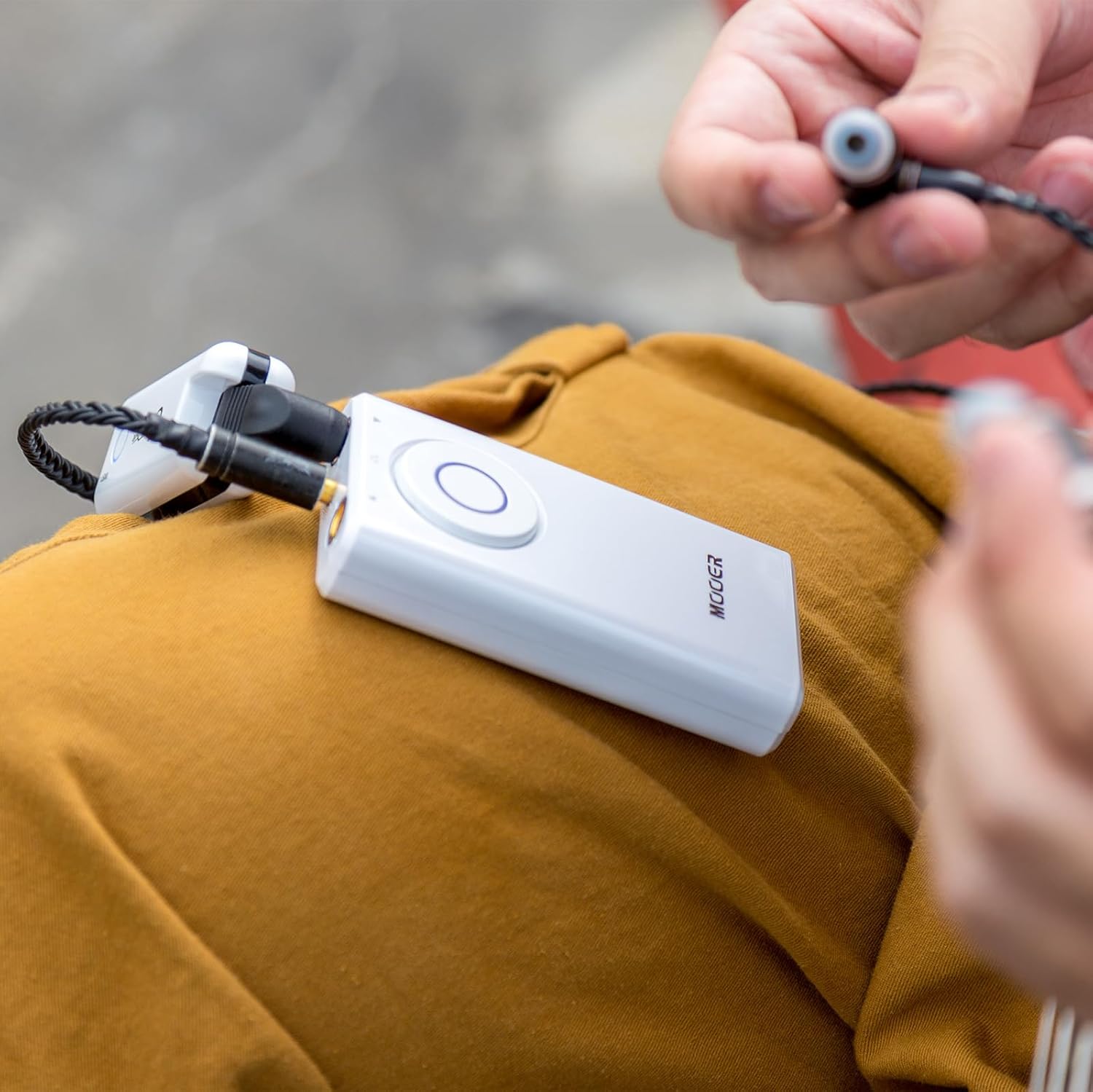 MOOER Prime P1 Pocket Bass Gutar Multi Effects Pedal Headphone Amplifier Practice Tool Looper Drum Machine