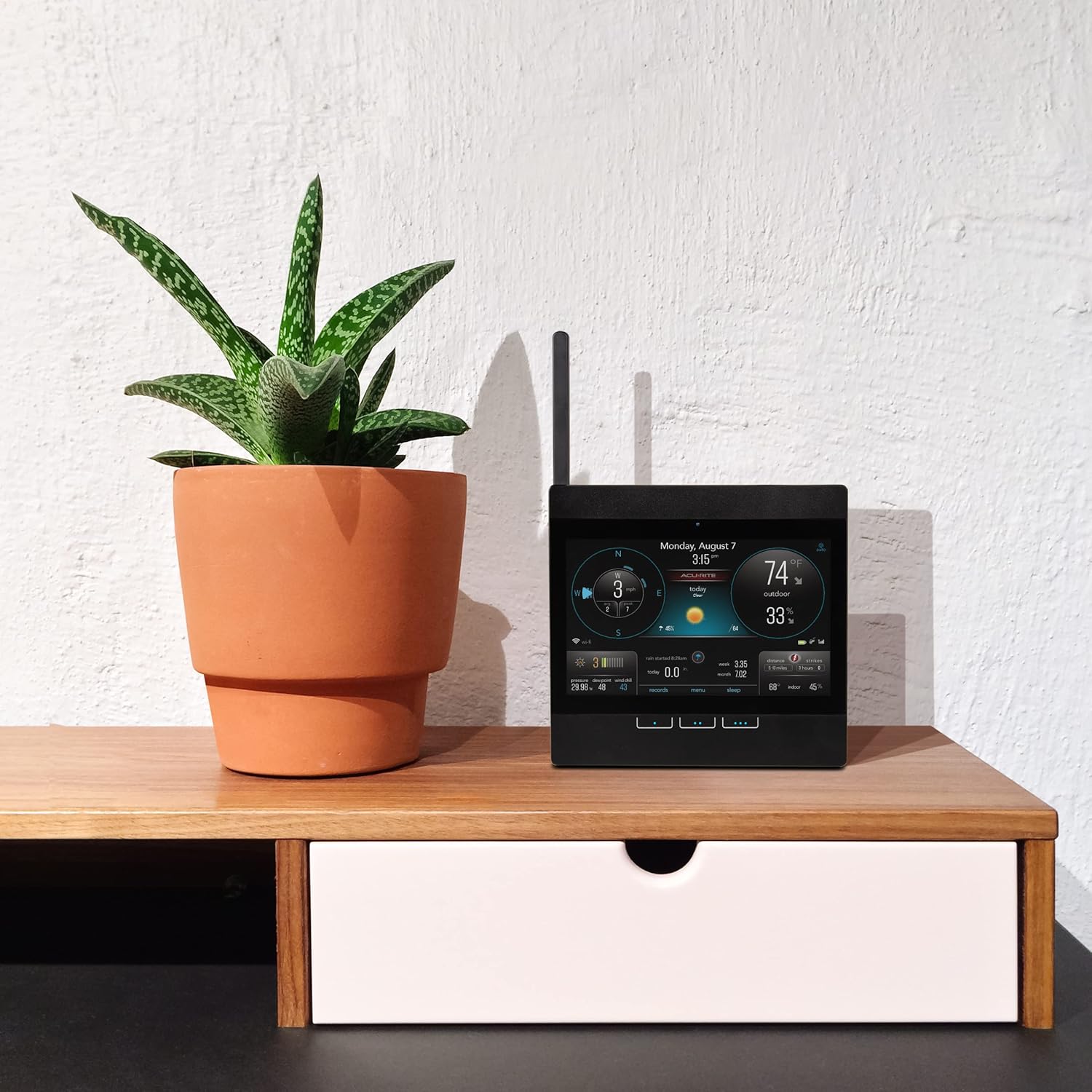 AcuRite Atlas Professional Home Weather Station with WiFi Display and Solar Power Pack for Lightning Detection, Temperature, Humidity, Rain Gauge, and Wind