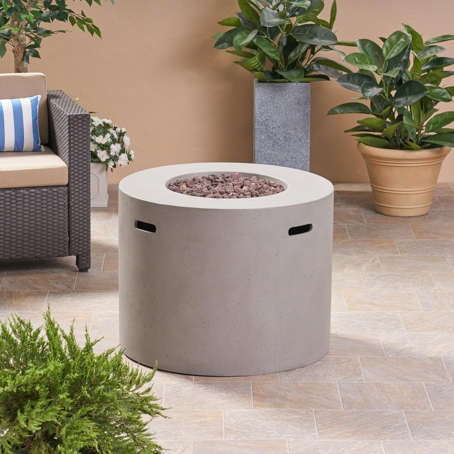 31 Inches Round Light Grey Fire Pit 40,000 Btu Outdoor Propane Fire Pit with Lava Rocks, Patio, Backyard, and Deck Durable Stylish (1 Doors)