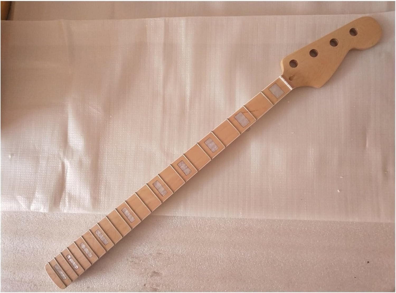 Maple 21 Fret J Bass Neck for Electric Bass Guitar Parts Replacment 1PCS Electric Guitar Neck