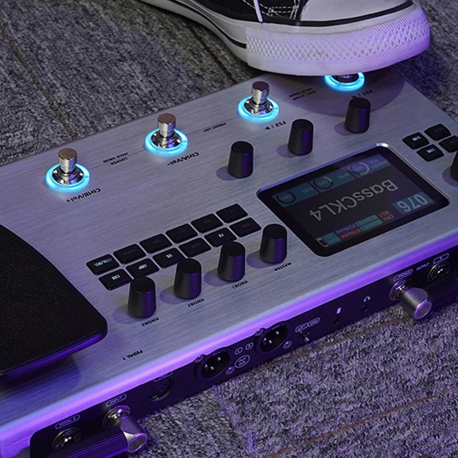 MK300 Professional Guitar Processor ANN Technology 117DB Dynamic Range 3 Pin Output Drum Machine and Drum Machine with Cable Build