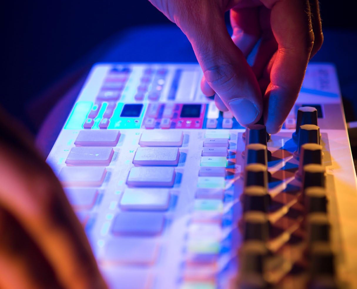 Arturia Beatstep Pro Controller Sequencer