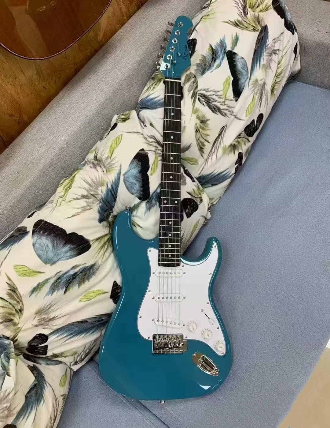 41-inch Solid Wood Electric Guitar - Lake Blue (Rosewood Fretboard, Maple Neck)