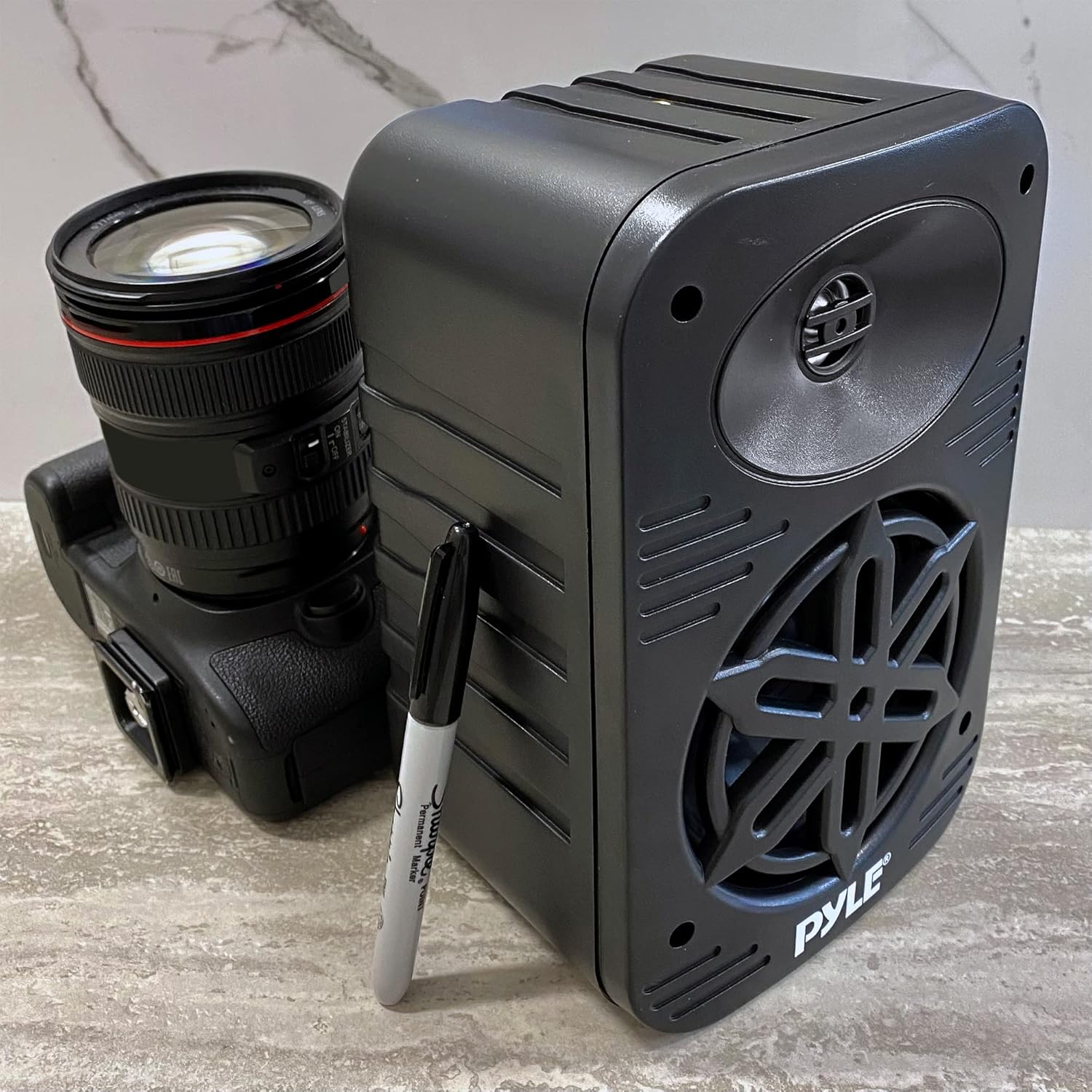 PyleUsa Indoor Outdoor Speakers Pair - 500 Watt Dual Waterproof 5.25” 2-Way Full Range Speaker System w/ 1/2” High Compliance Polymer Tweeter - in-Home, Boat, Marine, Deck, Patio, Poolside (Black)