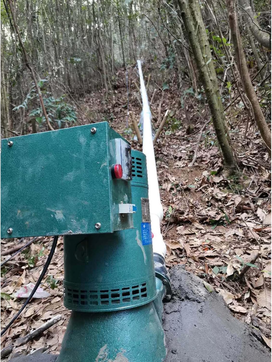 5000W High Power Hydroelectric Generator Single-Phase 220V / Three-Phase 400V Water Turbine Generator with Automatic Voltage Stabilization and Leakage Protection for Home, Outdoor,5kw,220V