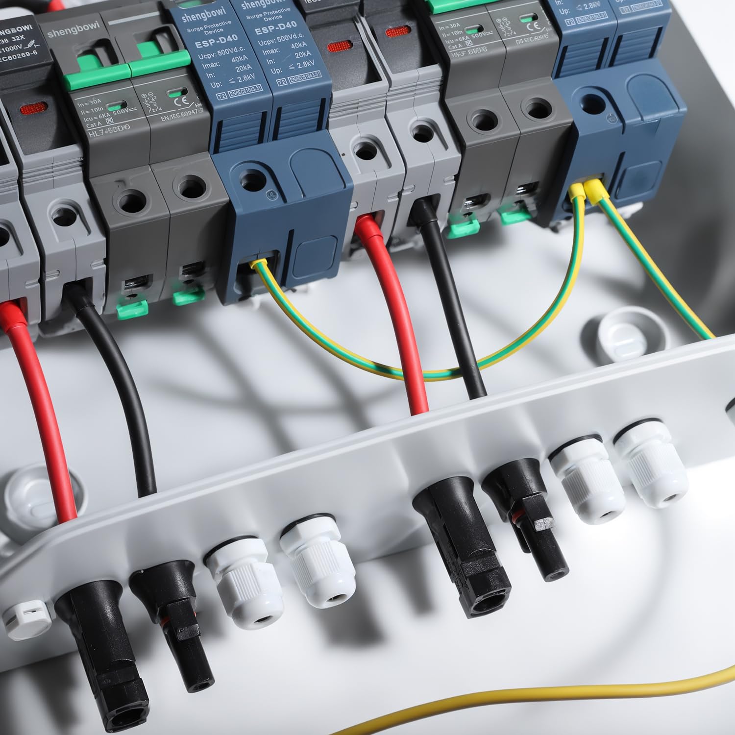 2 String Solar PV Combiner Box 2 in 2 Out IP65 DC500V 32A Circuit Breaker Surge Protector PV Fuse Solar Disconnect Switch Outdoor Waterproof Solar Panels System