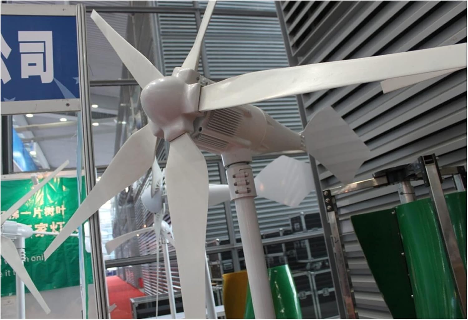 Industrial Wind Turbine Generator Wind Turbine 800w Can Meet The Small Power Consumption Household Wind and Solar Complement Solar and Wind Power Parts
