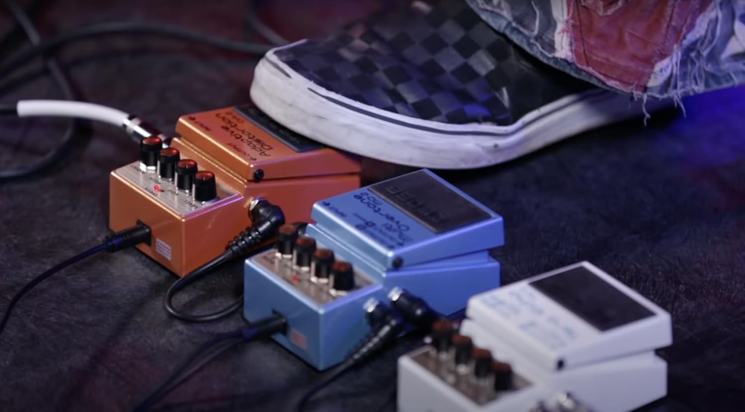 BOSS MO-2 Multi Overtone Guitar Pedal (MO-2)