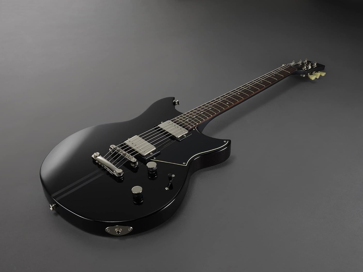 Yamaha Revstar Element RSE20 BL Electric Guitar, Black