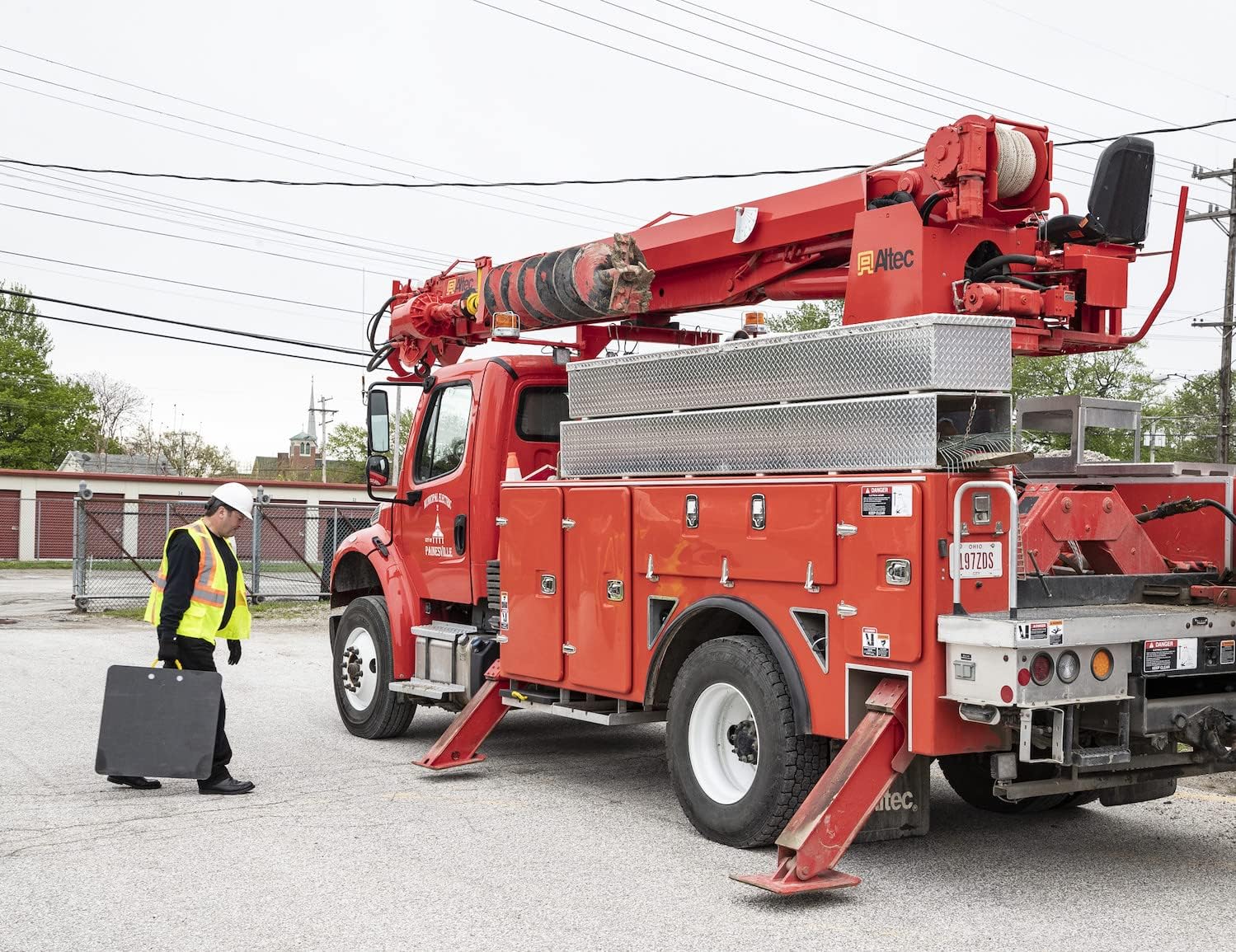 Buyers Products OP242415 HDPE Poly Outrigger Pad 24x24x1.5 Inch – Heavy Duty Jack Pad for Utility Trucks, Cranes, RV Accessories – Lightweight Non Slip Pad with Rope Handle for Trailers & Campers
