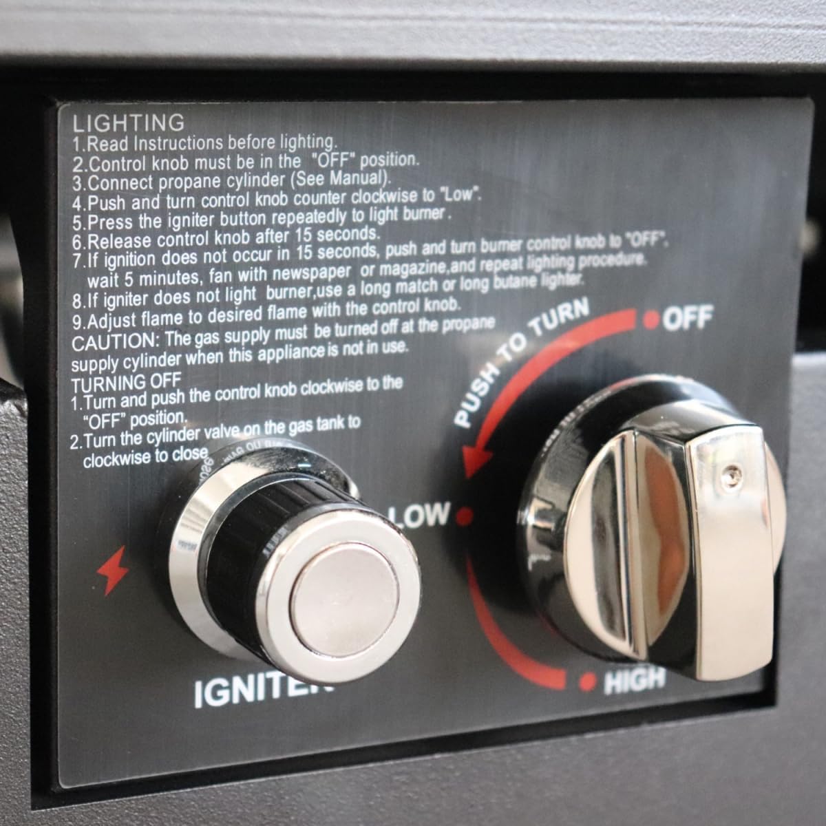 42-inch Steel Outdoor Fire Pit Table with Lid, 50,000 BTU Black Modern Propane Fire Pit Table with Smoked Glass Top & Cover, for Patio Garden Deck