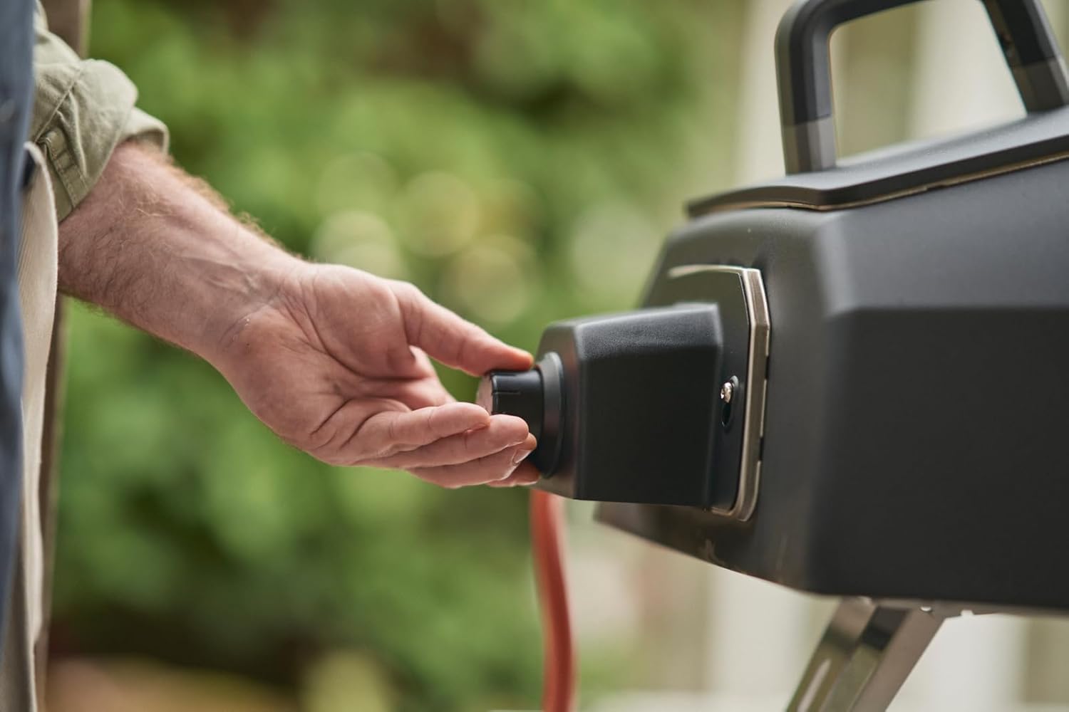 Ooni Karu 2 Pro Gas Burner - 28mbar Propane Burner For Ooni - Includes Gas Regulator and Hose, Pizza Oven Gas Burner Attachment, Gas Converter, Pizza Oven Accessories