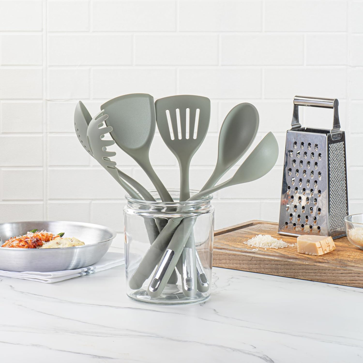 Restaurantware Silicone Utensil Set Pack of 10 Non-Slip Handle 6-Piece Kitchen Tool Set, Heat-Resistant Dishwasher-Friendly Cooking Accessories, Durable Green Cooking Utensils