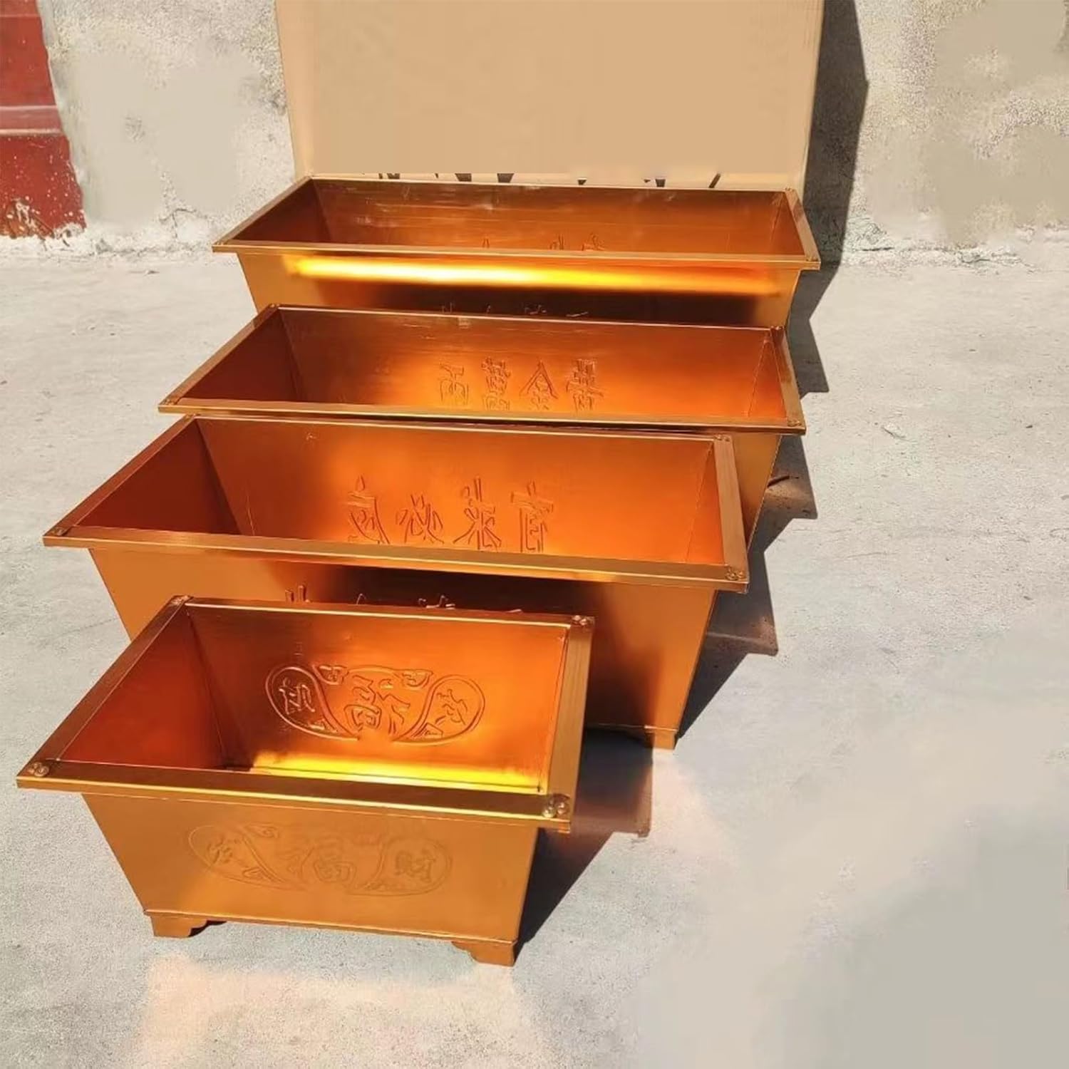 Garden waste incinerator，Gold trash burning containers，Trash Burning Containers, trash burning barrels for outside，burn barrels for outside for burning trash，Paper burning barrel，Home Outdoor Fire Pit