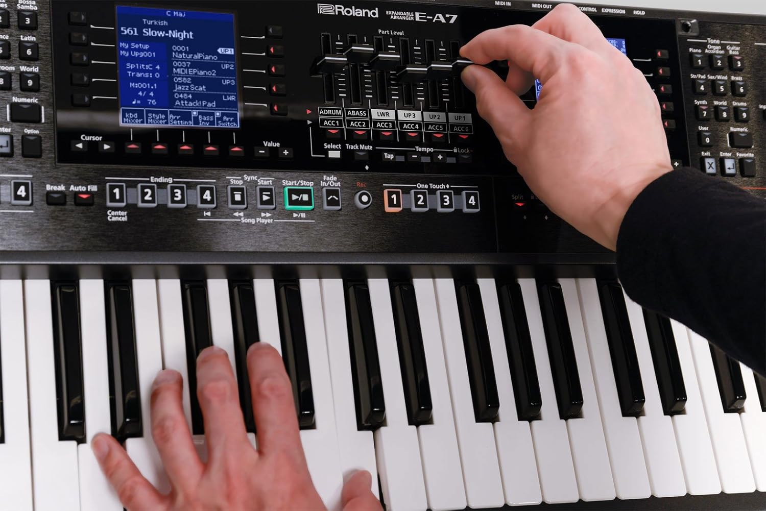 Roland E-A7 Expandable Arranger Keyboard with Dedicated Vocal Effects (E-A7)