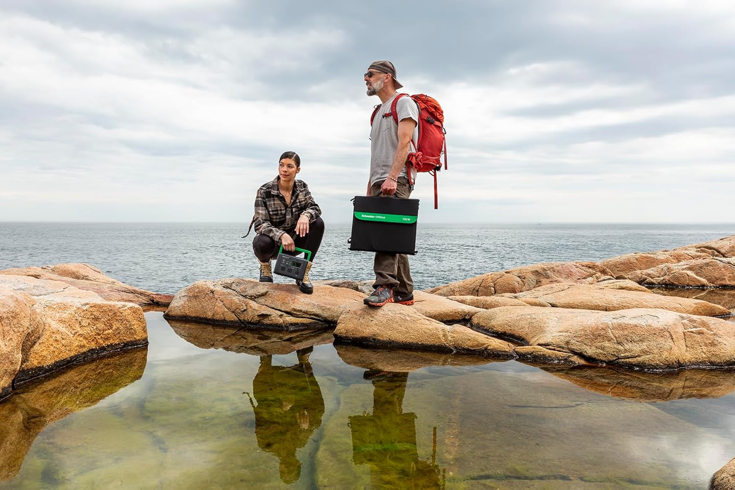 Schneider OffGrid 100W Portable Solar Panel, PSP100 Solar Generator Panels, All-in-One Solar Panel and Carrying Case