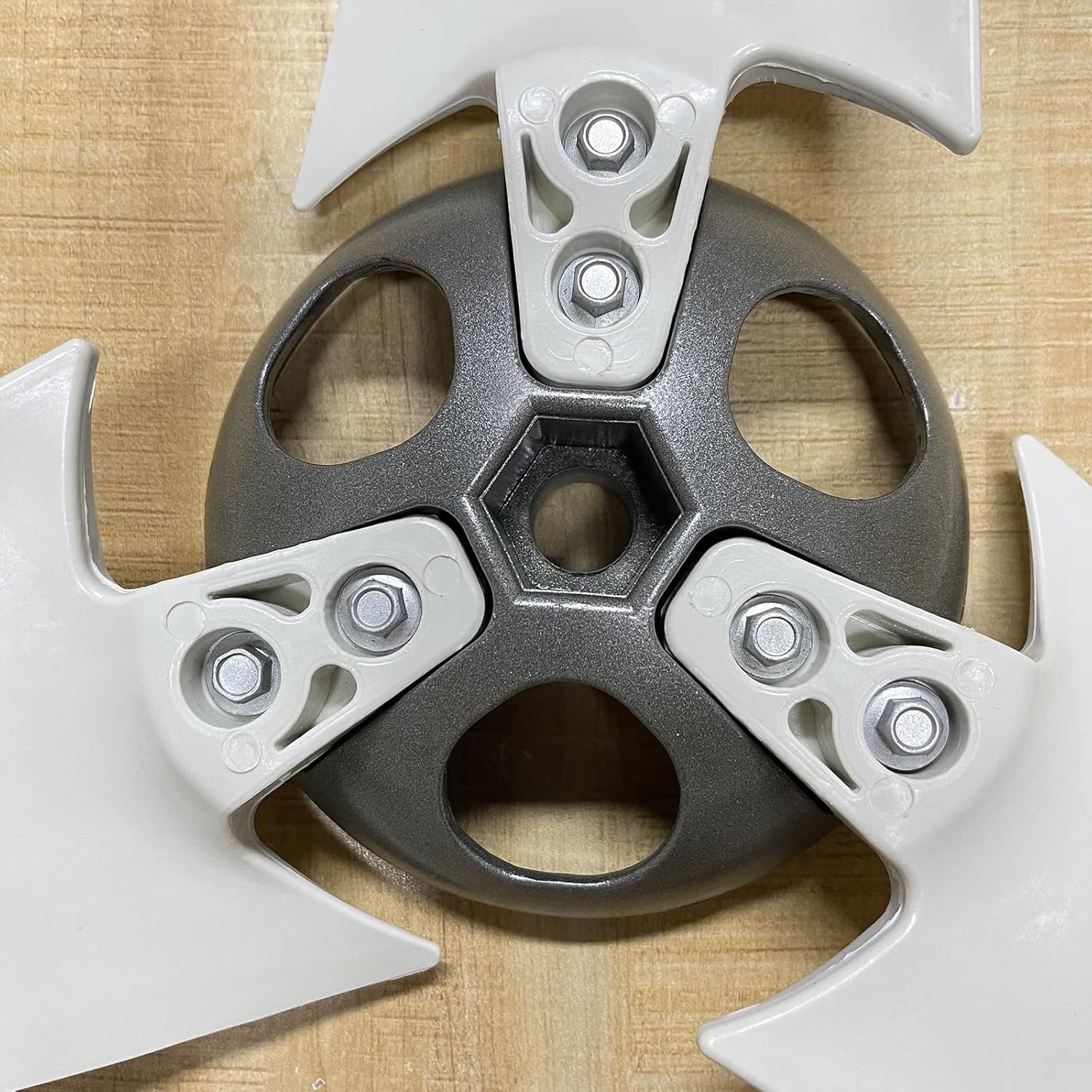 135mm 3 Pcs DIY Wind Turbine Hub and Cover 3 Blade Windmill Accessories Wind Turbine Generator Kit for 3 Blade Horizontal Wind Turbine