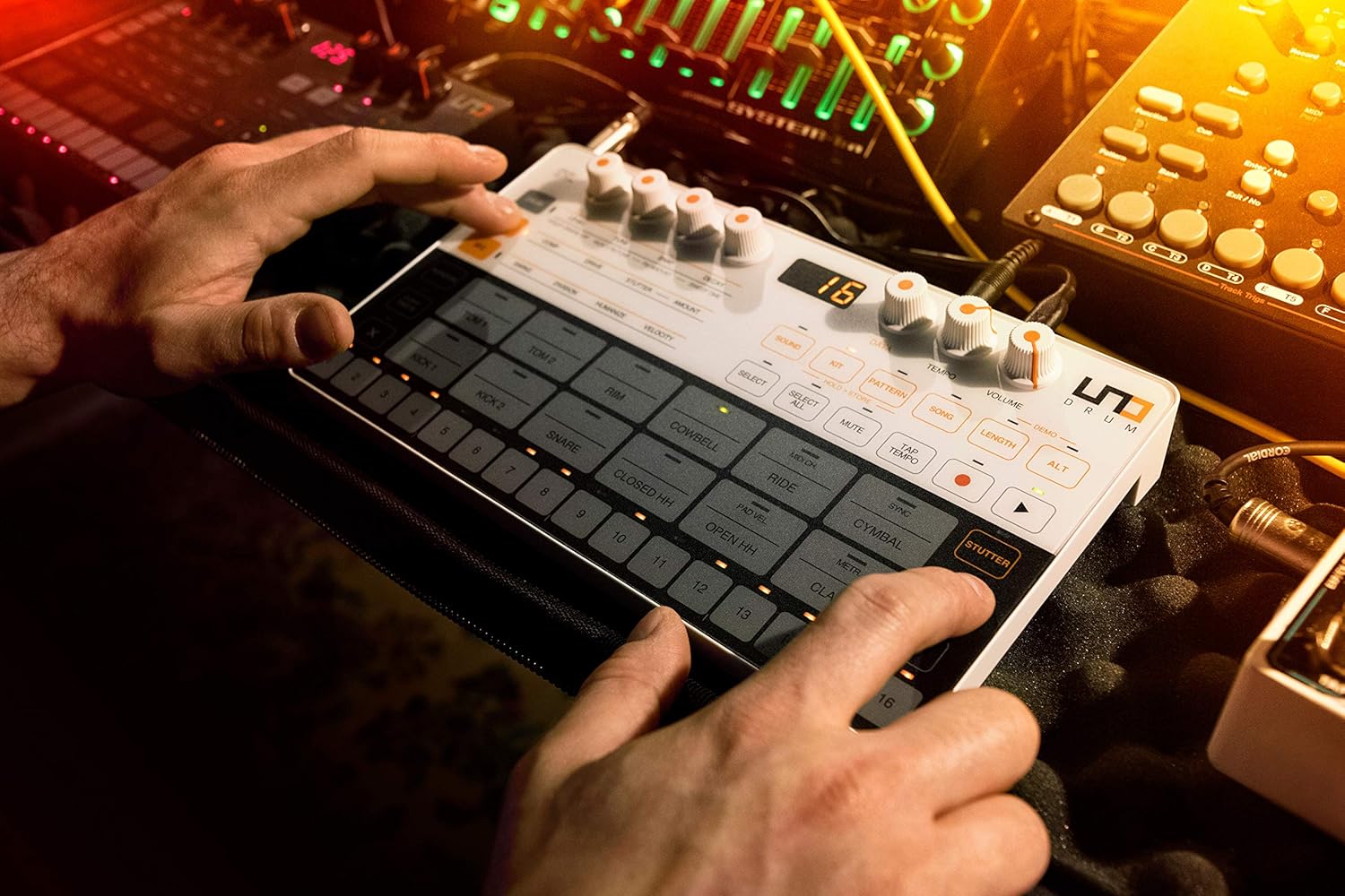 IK Multimedia UNO Drum analog and digital drum machine with 6 analog voices, 64-Step Sequencer, USB and 2.5mm MIDI, 100 pattern presets, battery-powered and portable