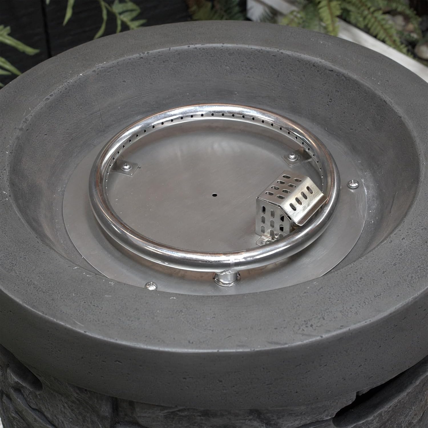 Penau 32000 BTU Round Outdoor Gas Fire Pit, 20 Inch Diameter, CSA Certified, Includes 2.5kg Lava Stones and Rainproof Cover, Durable Magnesium Oxide Surface