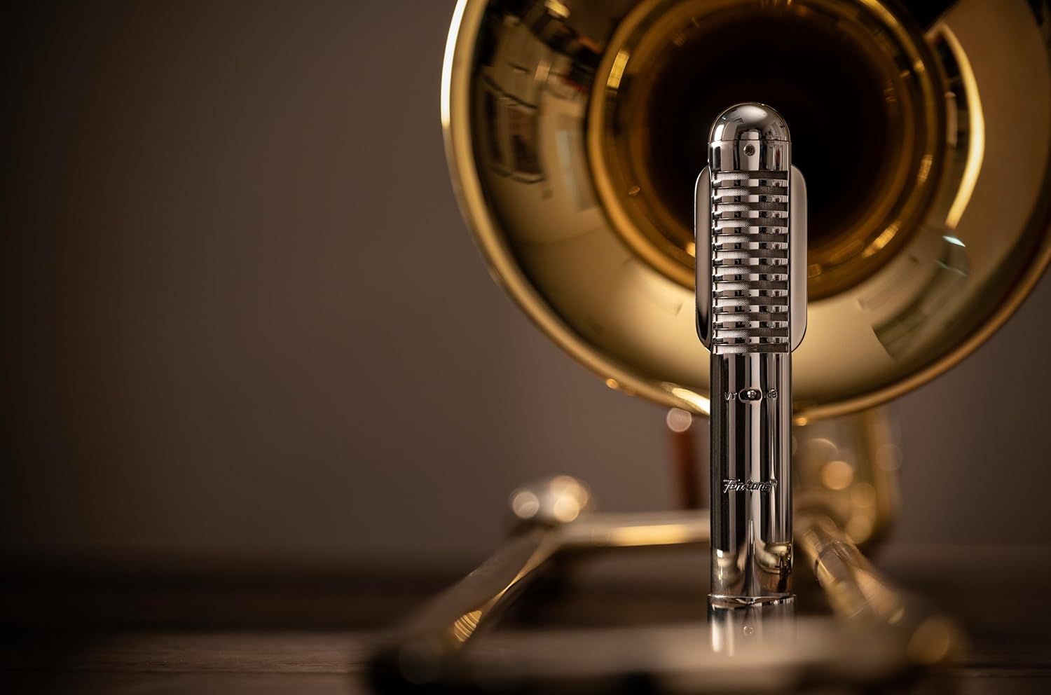 Warm Audio Fen-Tone Instrument Ribbon Microphone with Selectable in-Line Preamp