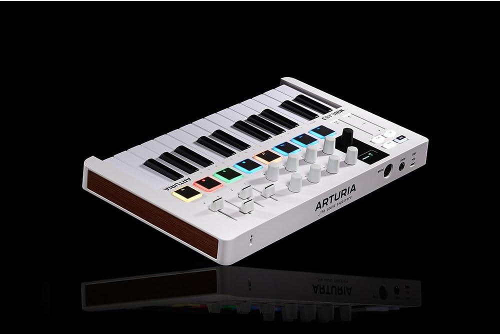 Arturia 231501 MiniLab 3 25-Key MIDI Controller Keyboard White (Renewed)