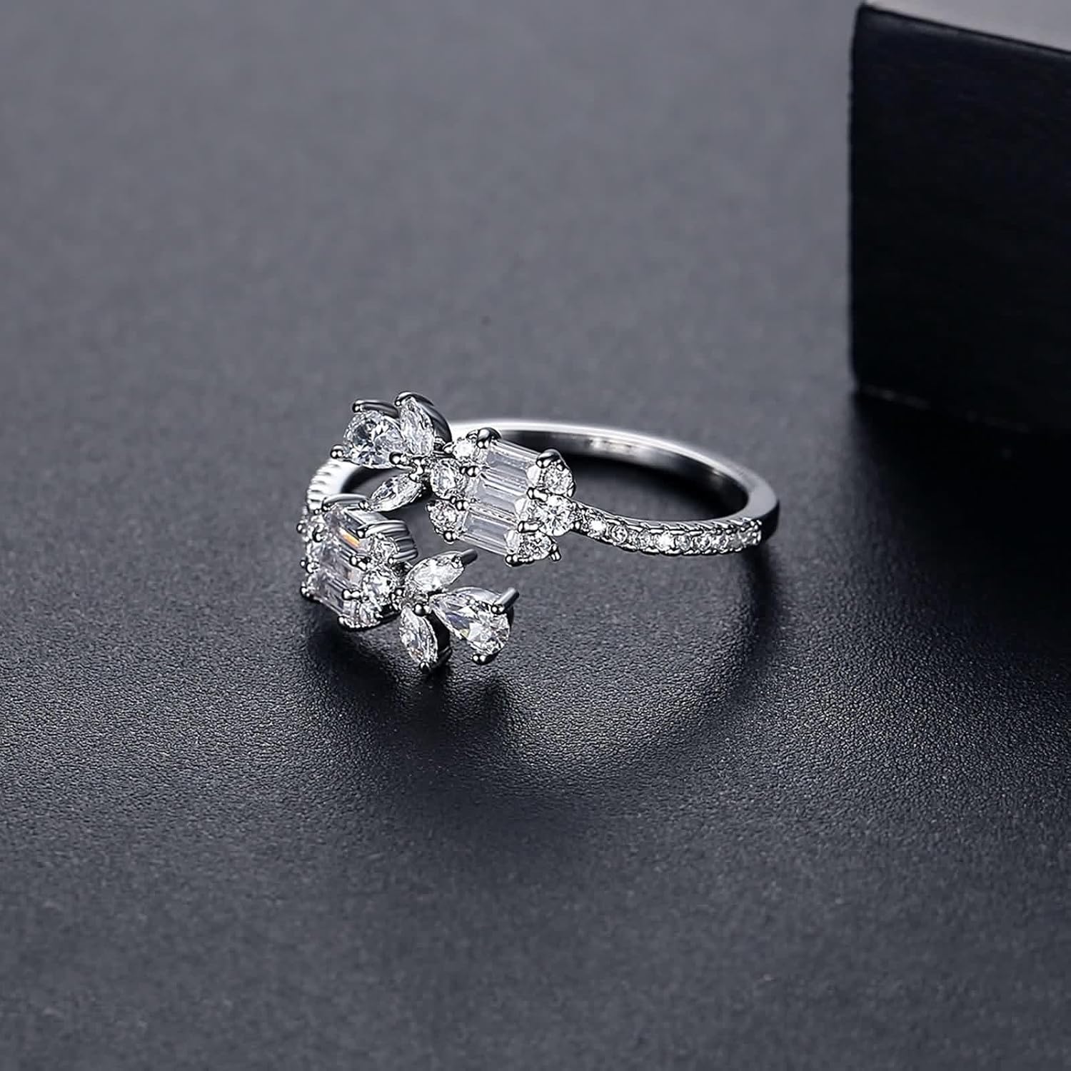 Wedding Band for Women Flower, Vintage Engagement Rings Moissanite Jewelry 18K Yellow Gold