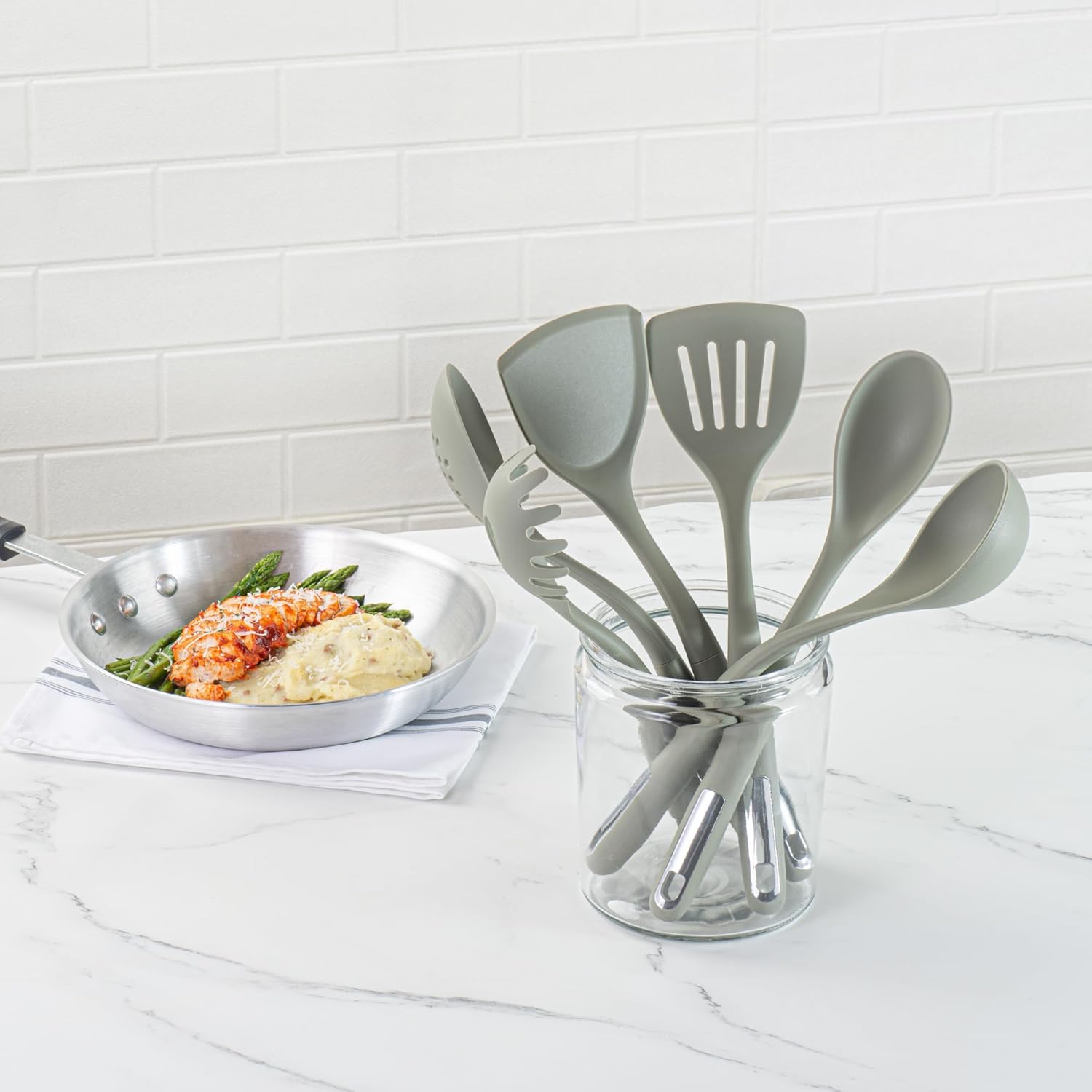 Restaurantware Silicone Utensil Set Pack of 10 Non-Slip Handle 6-Piece Kitchen Tool Set, Heat-Resistant Dishwasher-Friendly Cooking Accessories, Durable Green Cooking Utensils