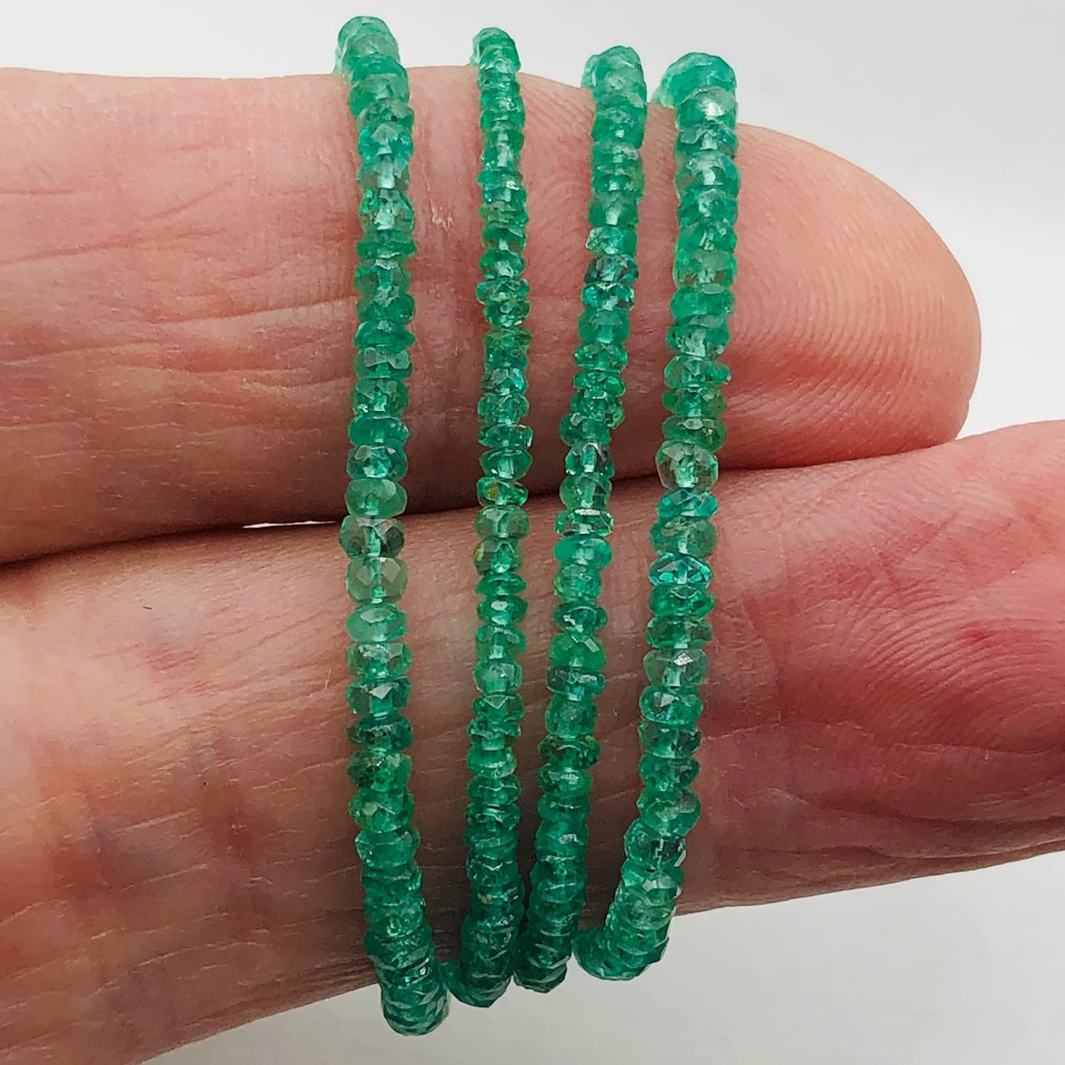 Emerald Graduated Faceted 17