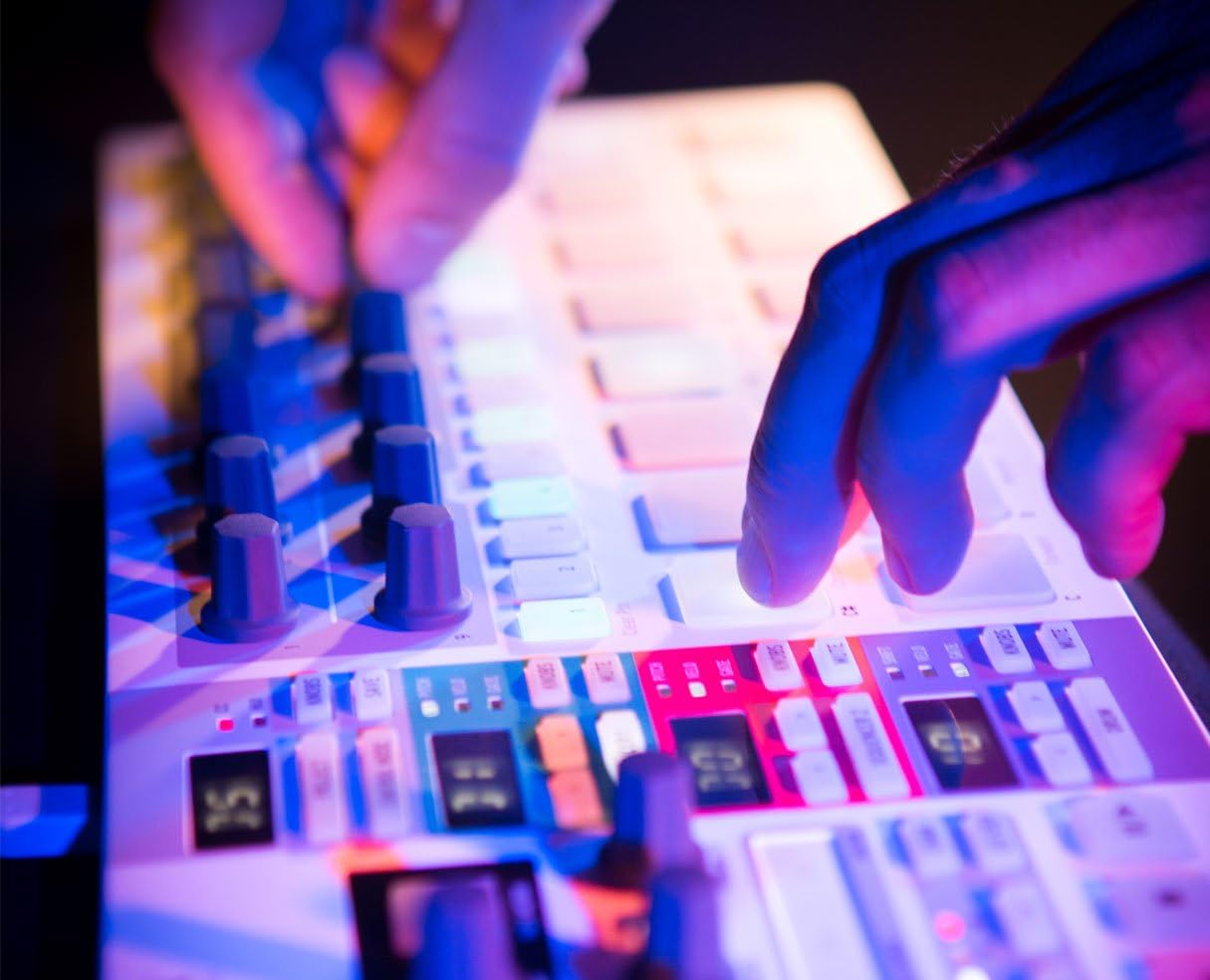 Arturia Beatstep Pro Controller Sequencer