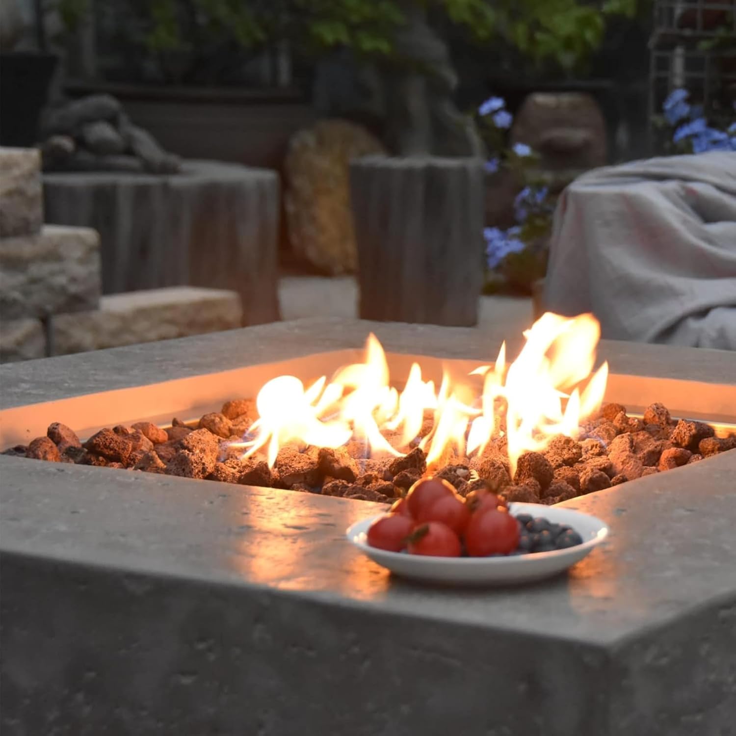 Manhattan Fire Table Light Grey Propane Gas Fire Pit Modern Outdoor Concrete Fire Table with Lava Rocks & Weather-Resistant Finish Elegant Patio Heating