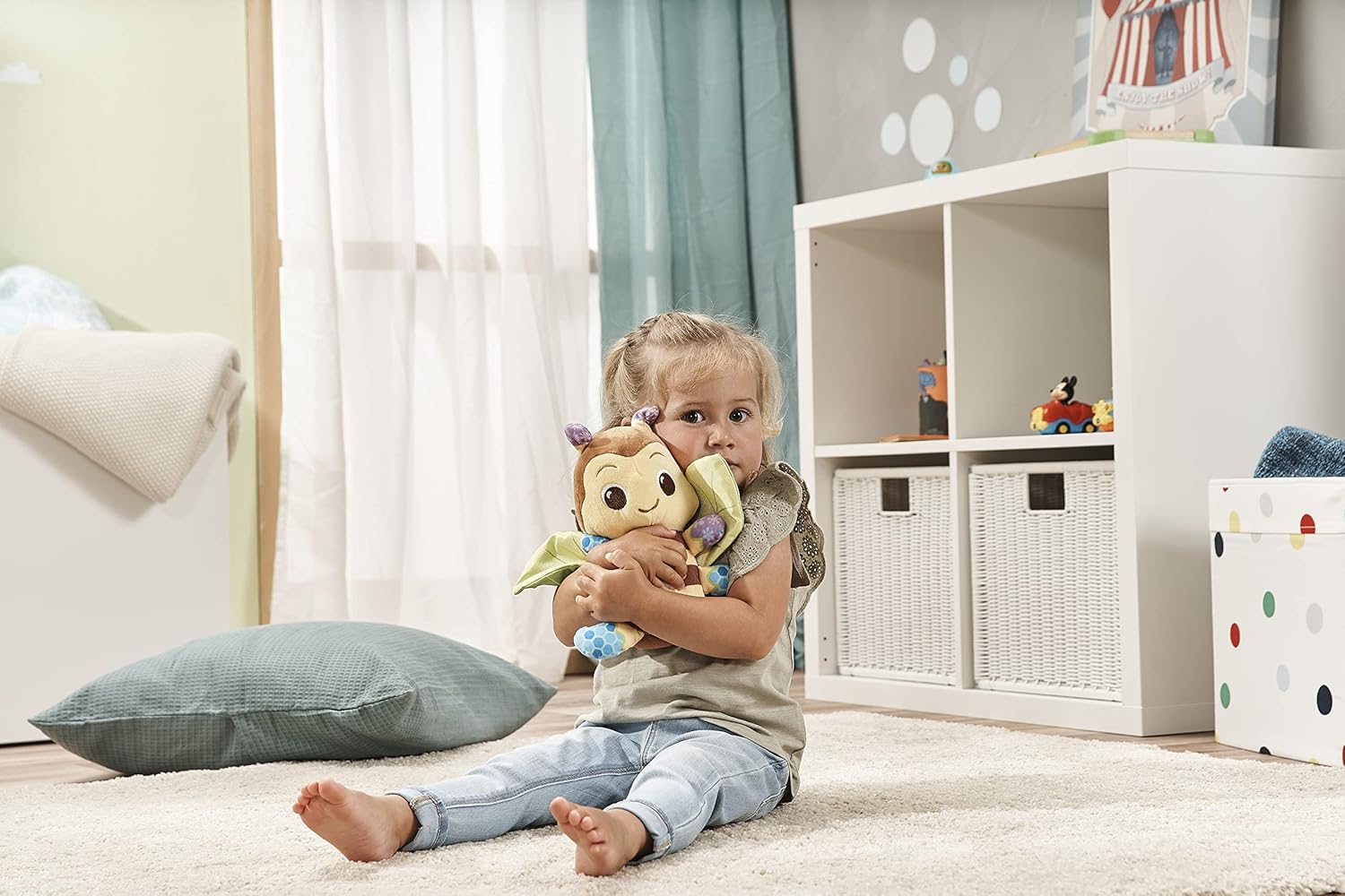 VTech Busy Musical Bee | Interactive & Sensory Cuddly Toy with Lights & Music | Suitable for Ages 3-24 Months | English Version